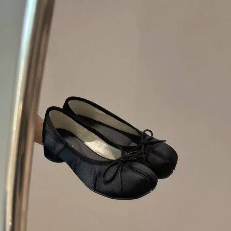 Embroidery Flat Shoes - Sepatu Wanita Sweet Bow Musim Semi