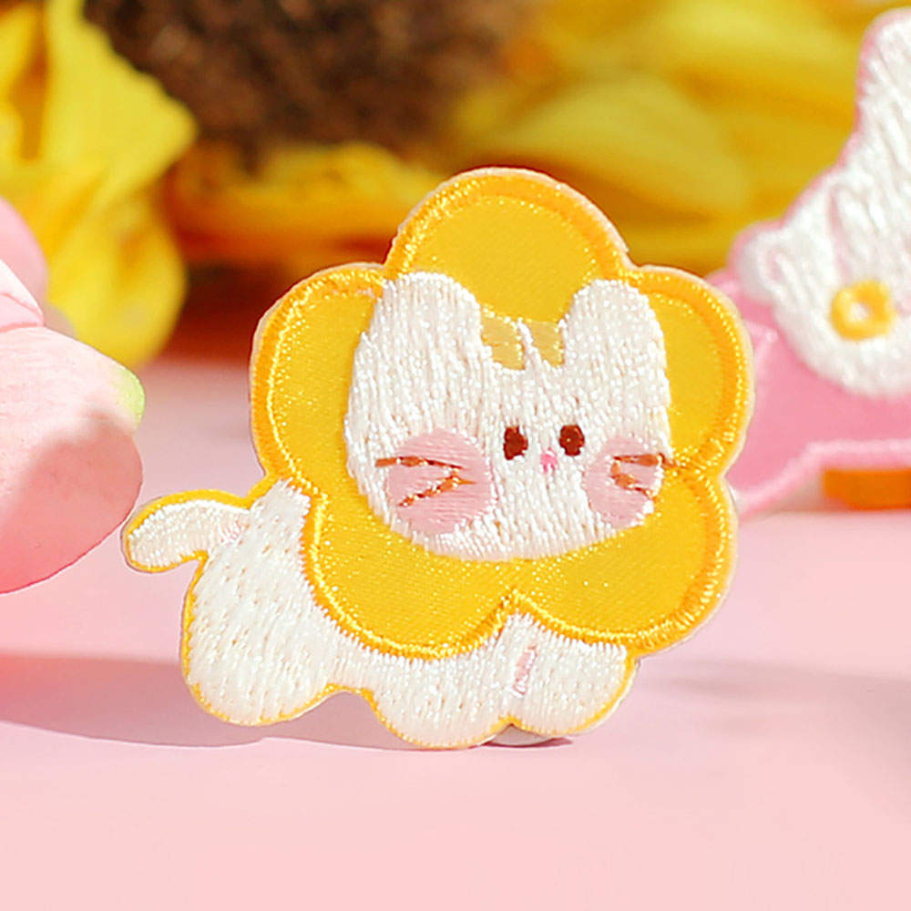 Embroidery Rabbit - 1 buah menempel pada stiker bordir