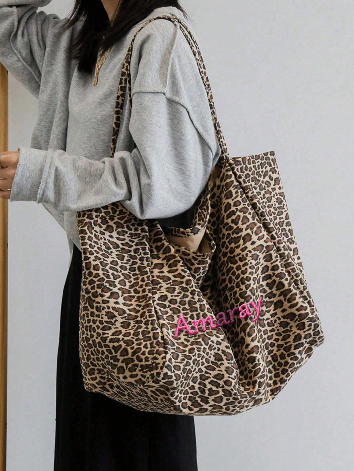 Tas Tote Motif Macan Tutul Nam - Embroidery Name ulasan dan harga