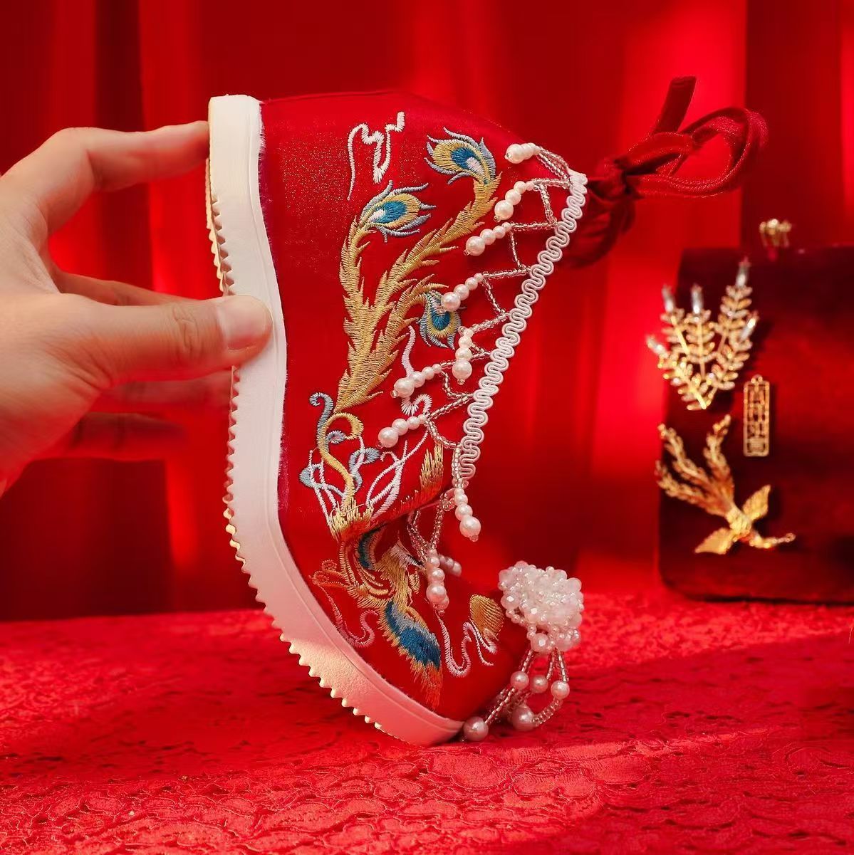 Sepatu Pengantin Wanita Merah  - Embroidery Wedding ulasan dan harga