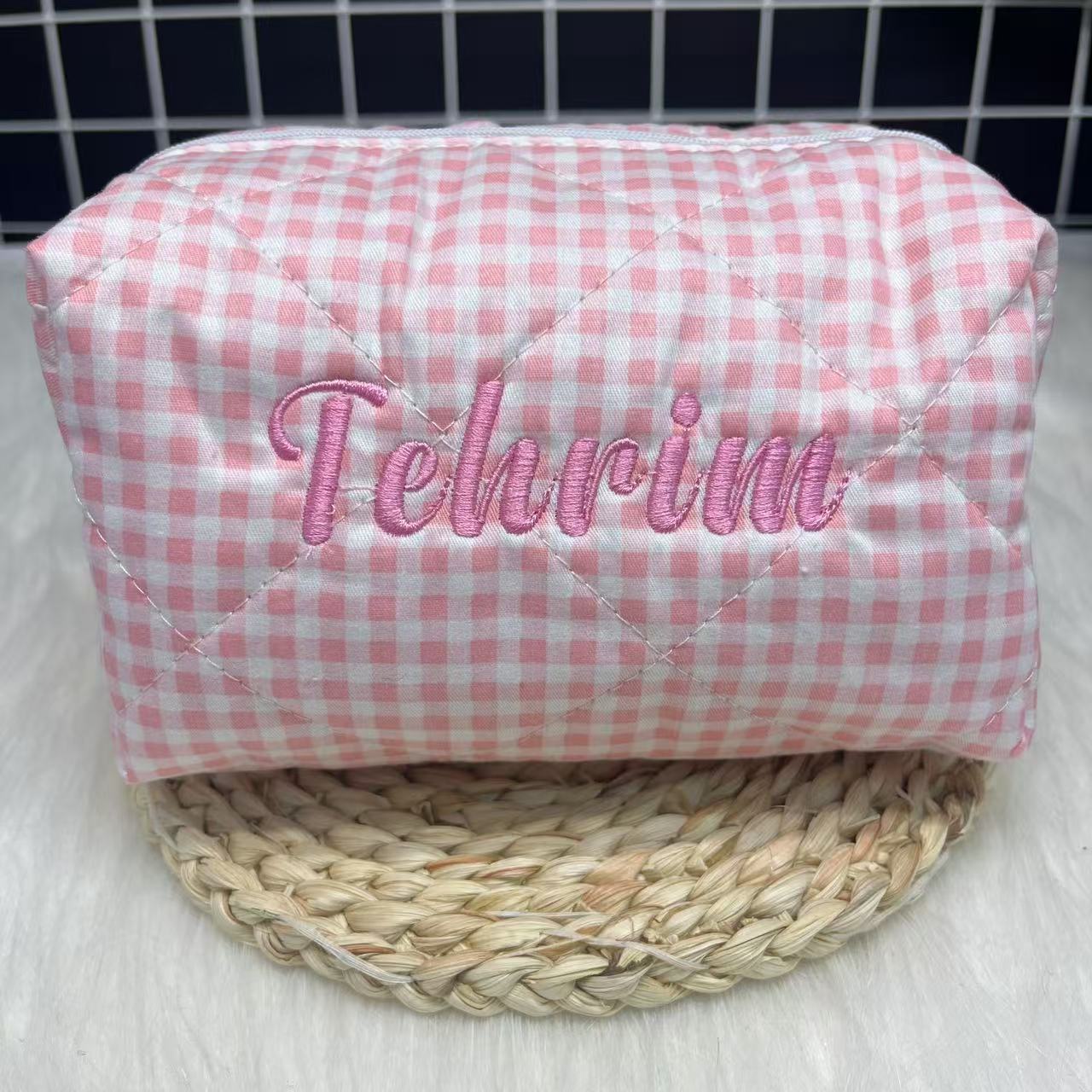 Tas Kosmetik Bergaris Kapasita - Embroidery Name ulasan dan harga